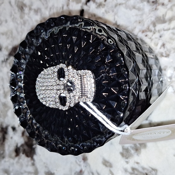 💀 Black candle with skull. Reusable trinket container. 16 oz. - Picture 1 of 15